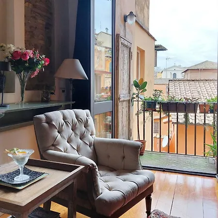 Lovely Trastevere Loft Διαμέρισμα *